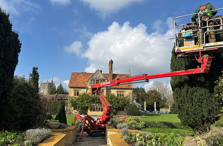 Cherry picker spider lift hire
